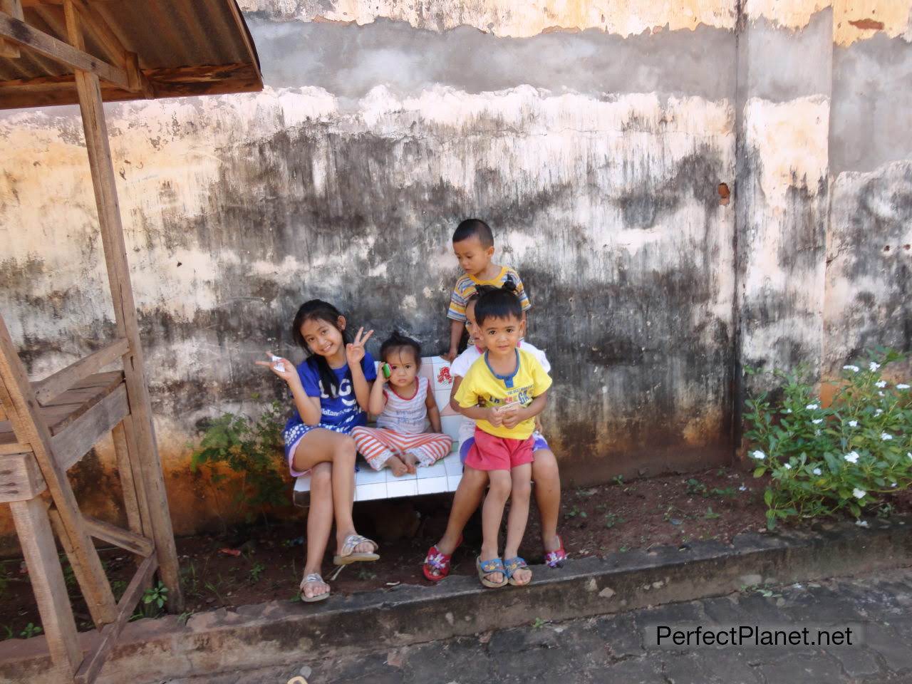 Niños en Laos