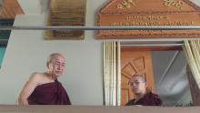 Guía espiritual en el Monasterio Budista Maha Ganayon Kyaung